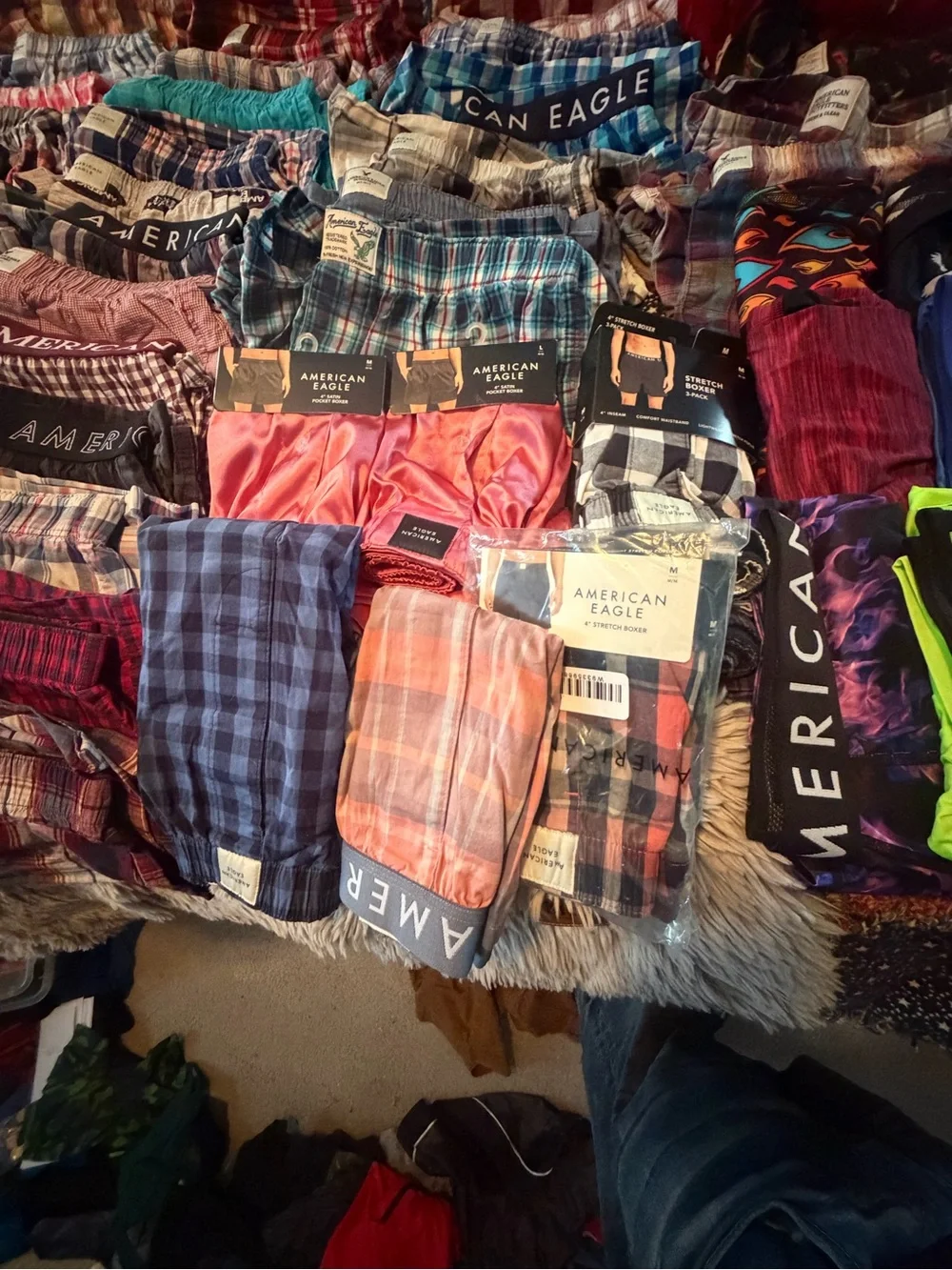 American Eagle Outfitters selling off